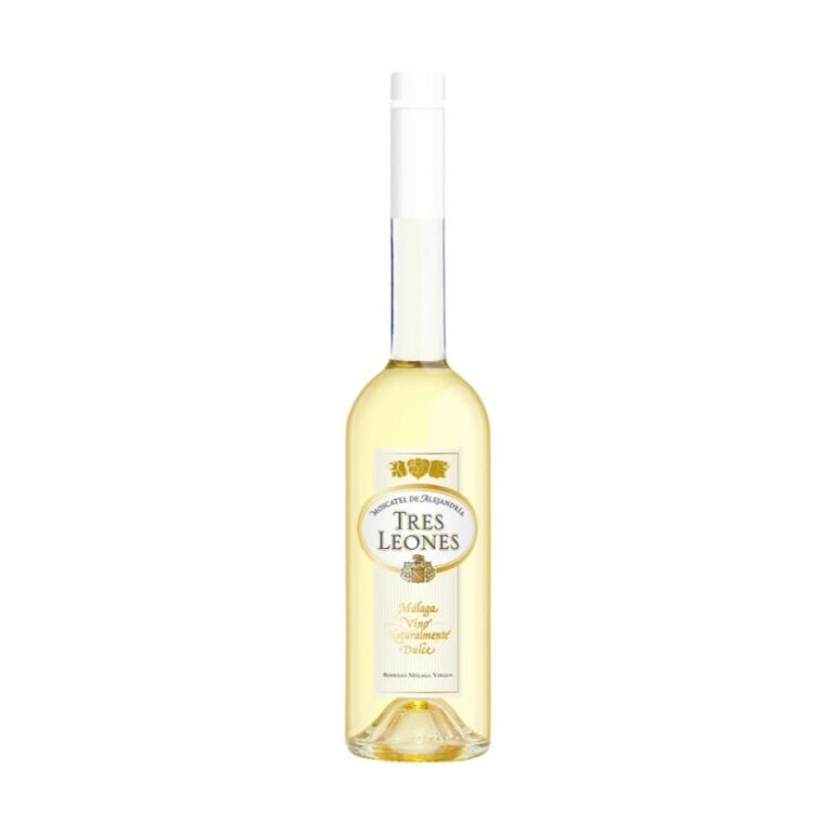 Bottle of Moscatel Tres Leones Spanish dessert wine